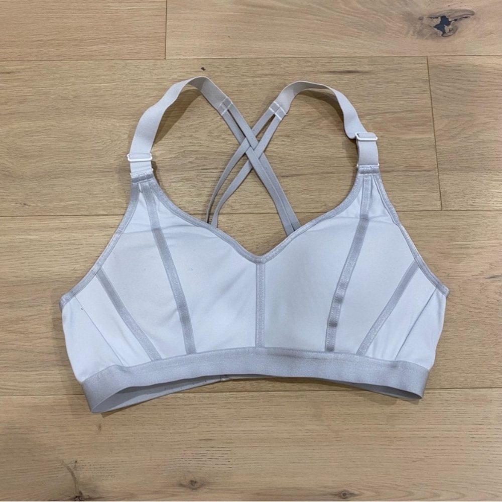 Victoria’s Secret | White Racerback Sports Bra 🤍